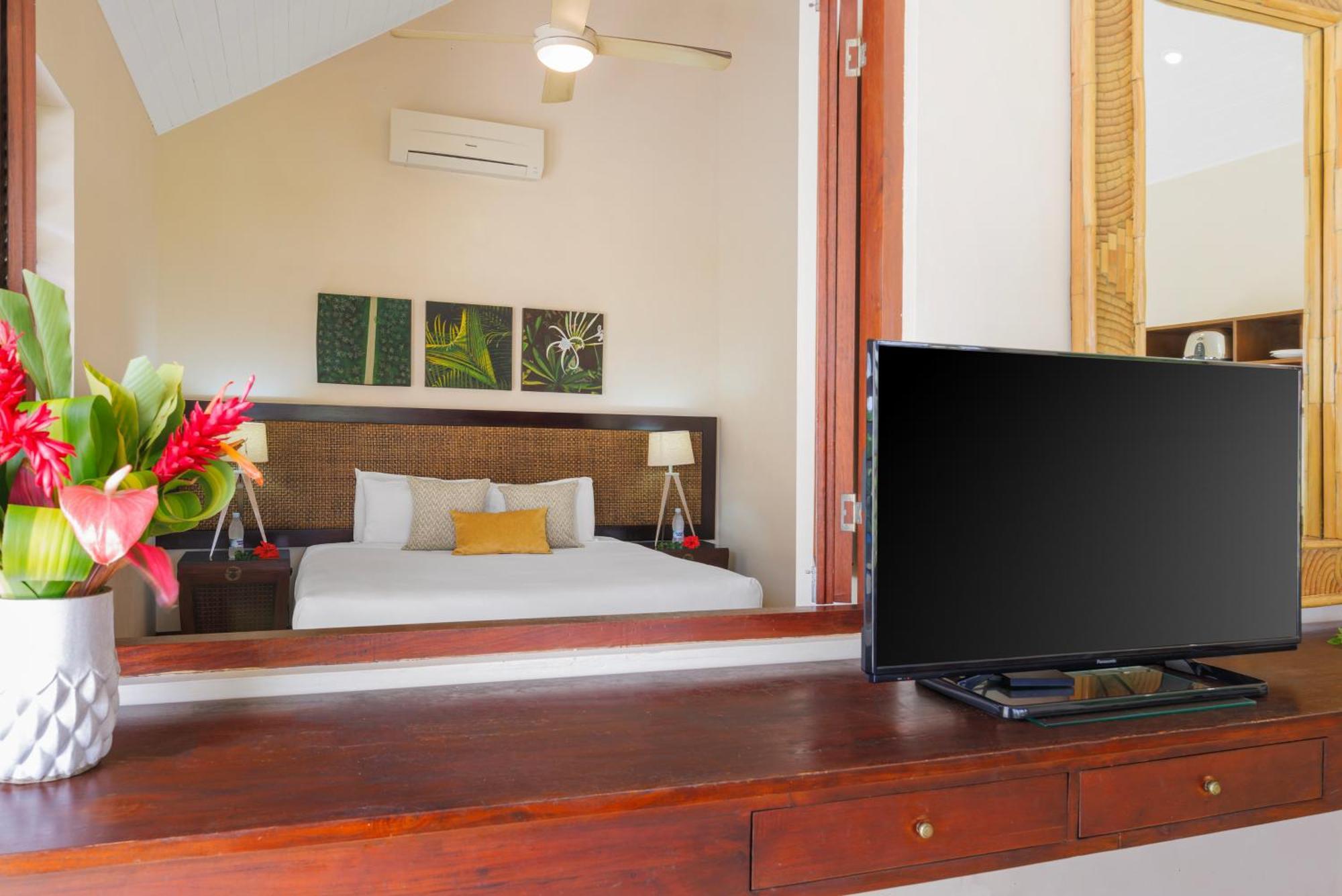 Mangoes Resort (Adults Only) Port Vila Dış mekan fotoğraf
